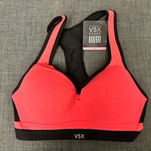 NWT New Victoria Secret Incredible Sports Bra 32C